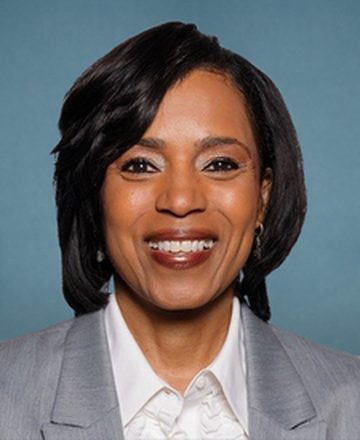 Official portrait of Angela D. Alsobrooks