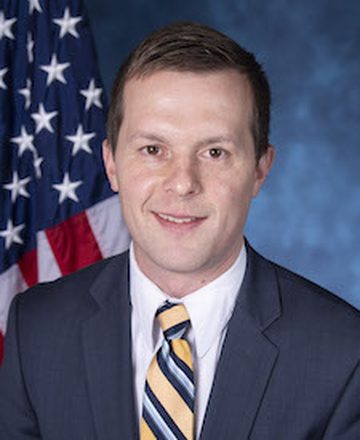 Official portrait of Jared F. Golden