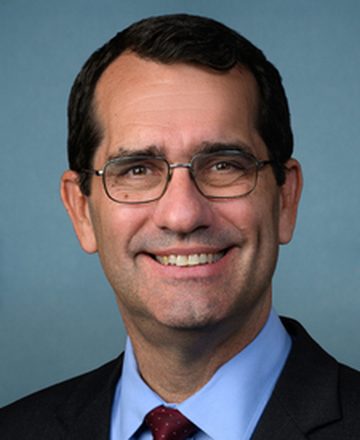 Official portrait of Derek Schmidt