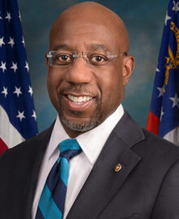 Official portrait of Raphael G. Warnock