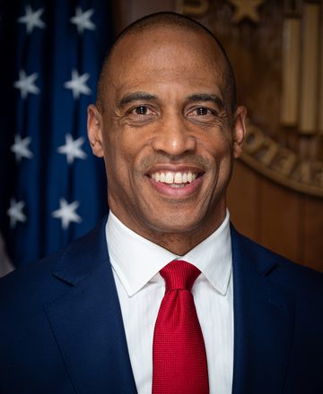 Official portrait of Scott Turner