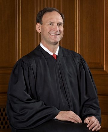 Official portrait of Samuel A. Alito Jr.