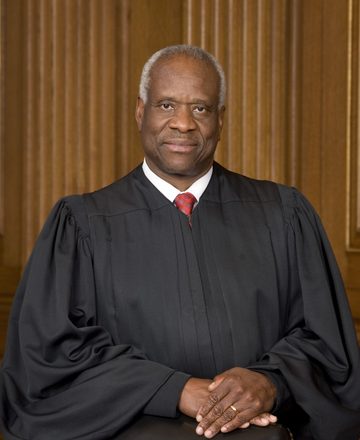 Official portrait of Clarence Thomas
